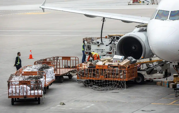 中国到美国空运多长时间？影响时效的关键因素全解析